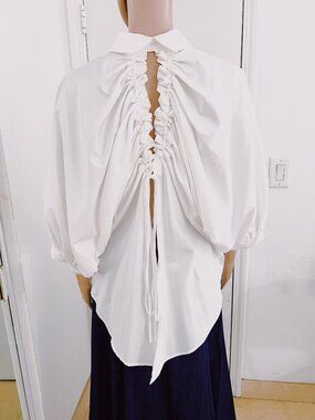 ETNA White Organic Cotton Ruched Keyhole Back Button-Up Blouse